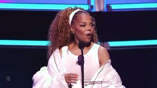 Janet Jackson dedicates award to God and America