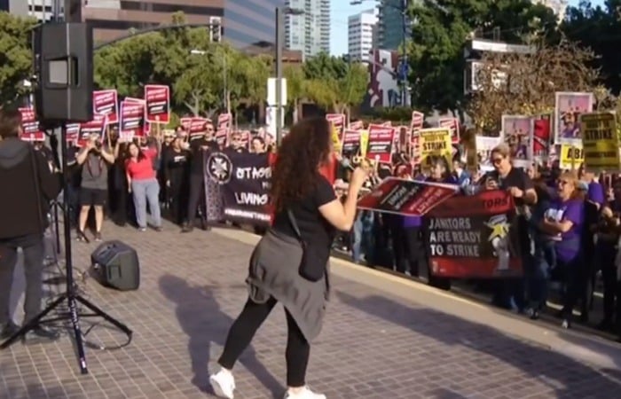 Fast food jobs should pay $7.25 and nothing more