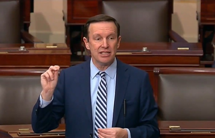 ‘You’re a clown’ – Dean Cain says to Sen. Chris Murphy