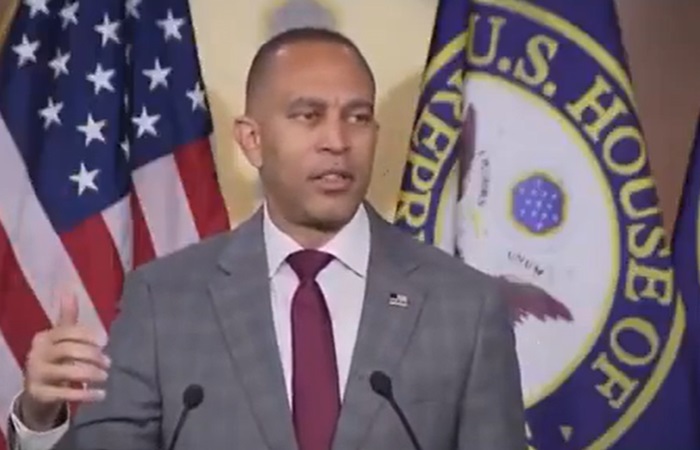 ‘Dollar Tree Obama’ – Hakeem Jeffries mocked after fuming about spending bill