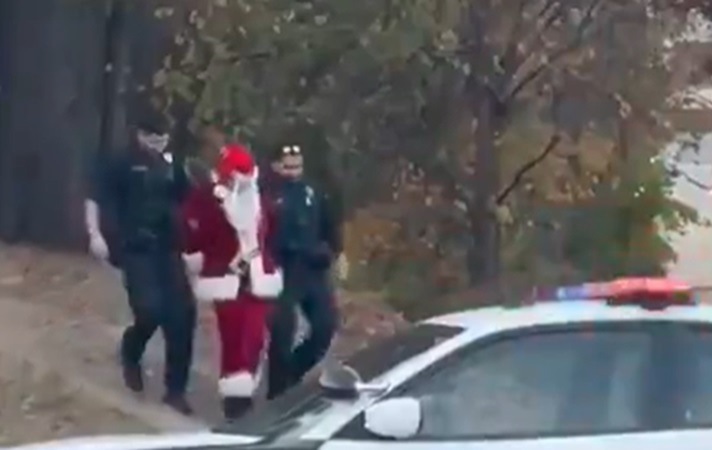 Santa gets arrested by Dallas PD and it’s on video