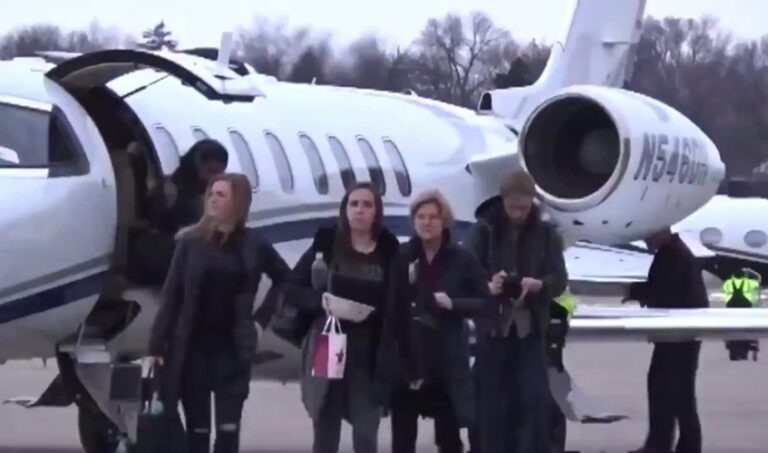 Headcase hypocrite Elizabeth Warren lectures people about being wealthy while flying private jets only a rich person could afford